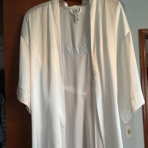 White bride robe